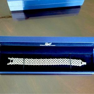 Retired bridal Swarovski bracelet! Very good condition! Barely usued